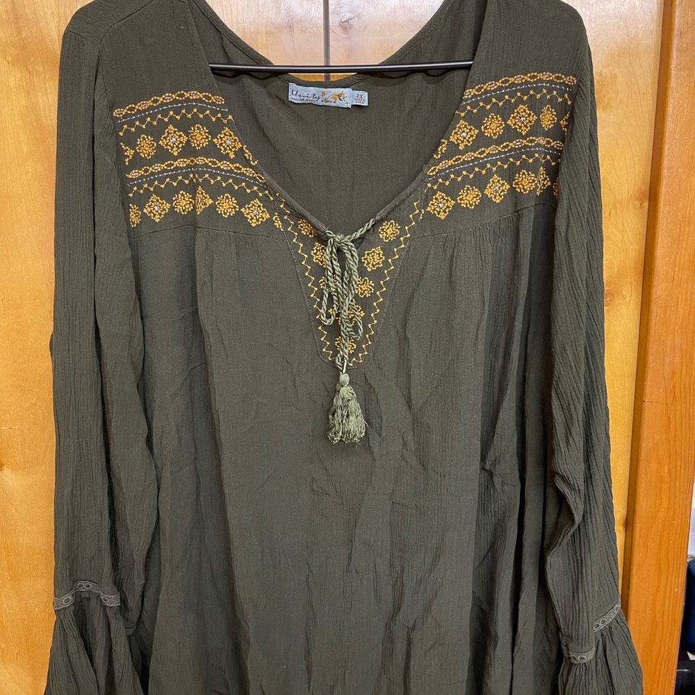 2X Unity Green Top